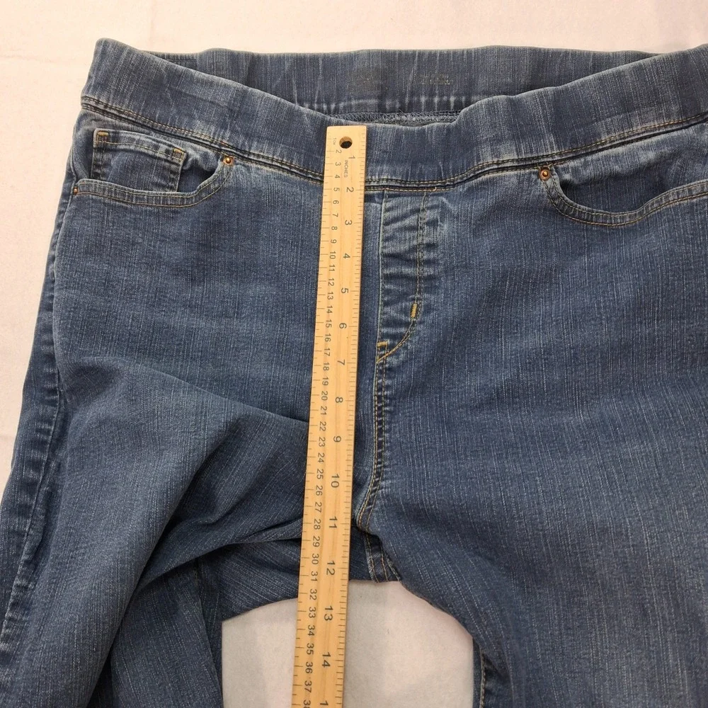Signature by Levi Strauss Jeans Womens 18S Totally Shaping Blue Pull-On EUC